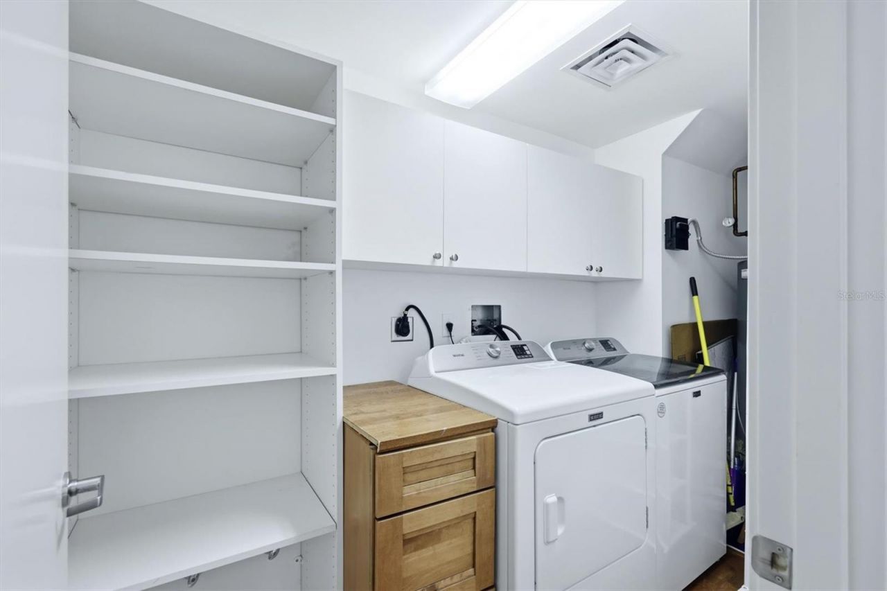 1990 Main Street, Unit 4, Sarasota, FL 34236 Photo