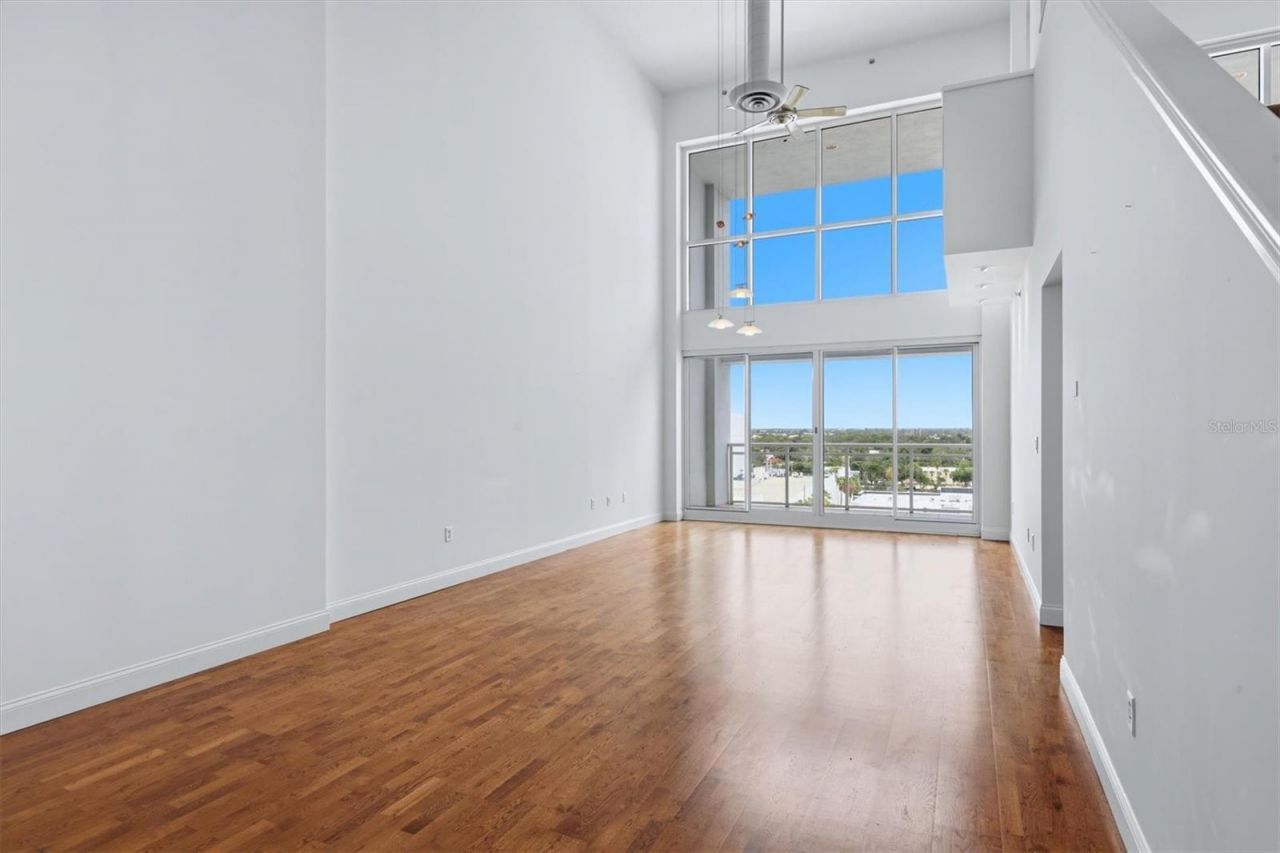 1990 Main Street, Unit 4, Sarasota, FL 34236 Photo