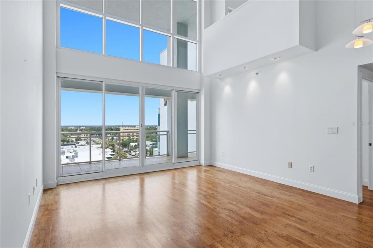 1990 Main Street, Unit 4, Sarasota, FL 34236 Photo