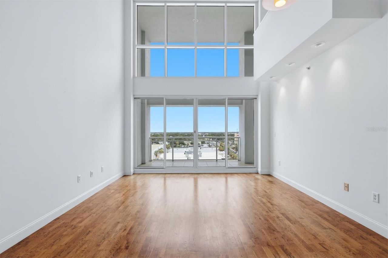 1990 Main Street, Unit 4, Sarasota, FL 34236 Photo