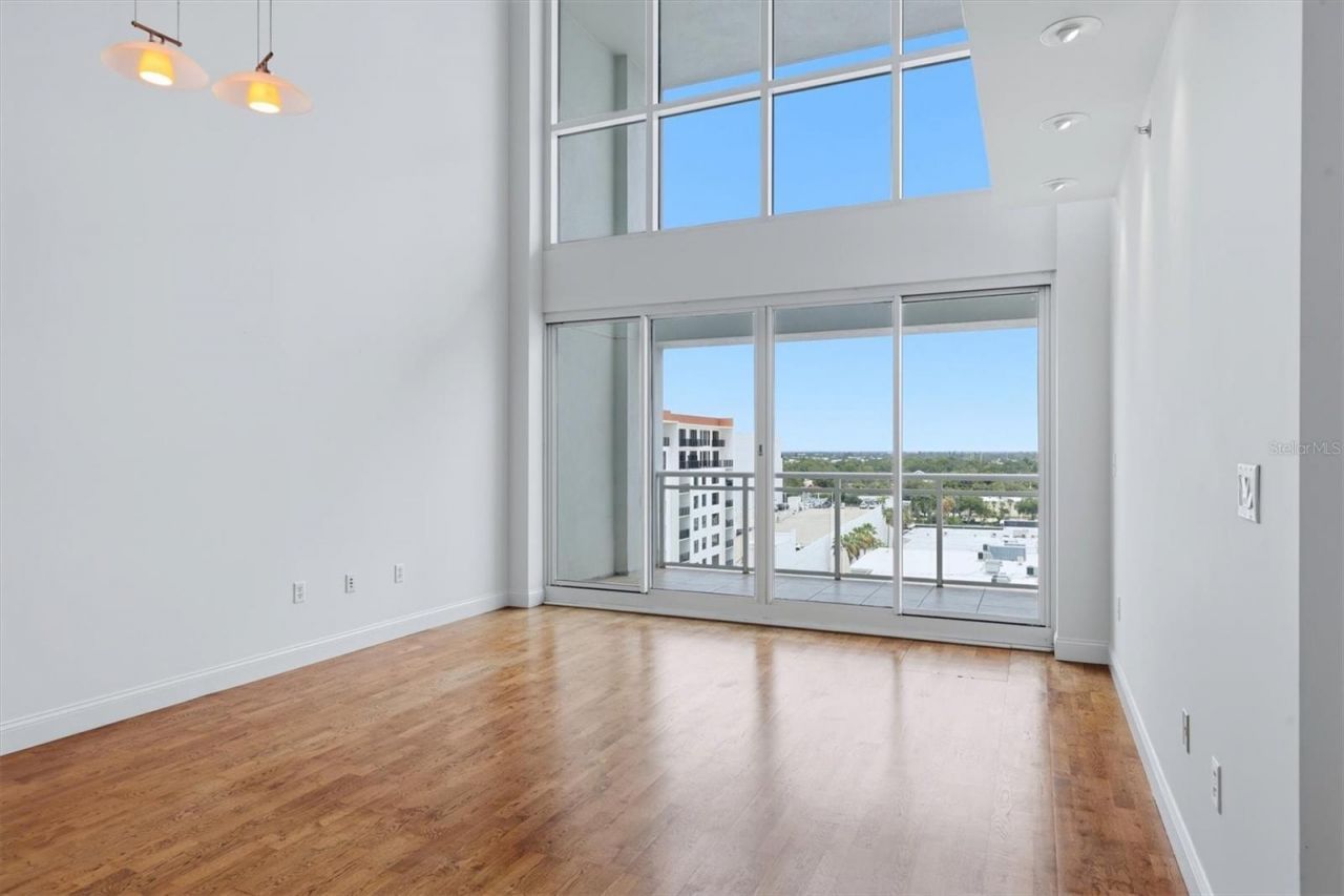 1990 Main Street, Unit 4, Sarasota, FL 34236 Photo