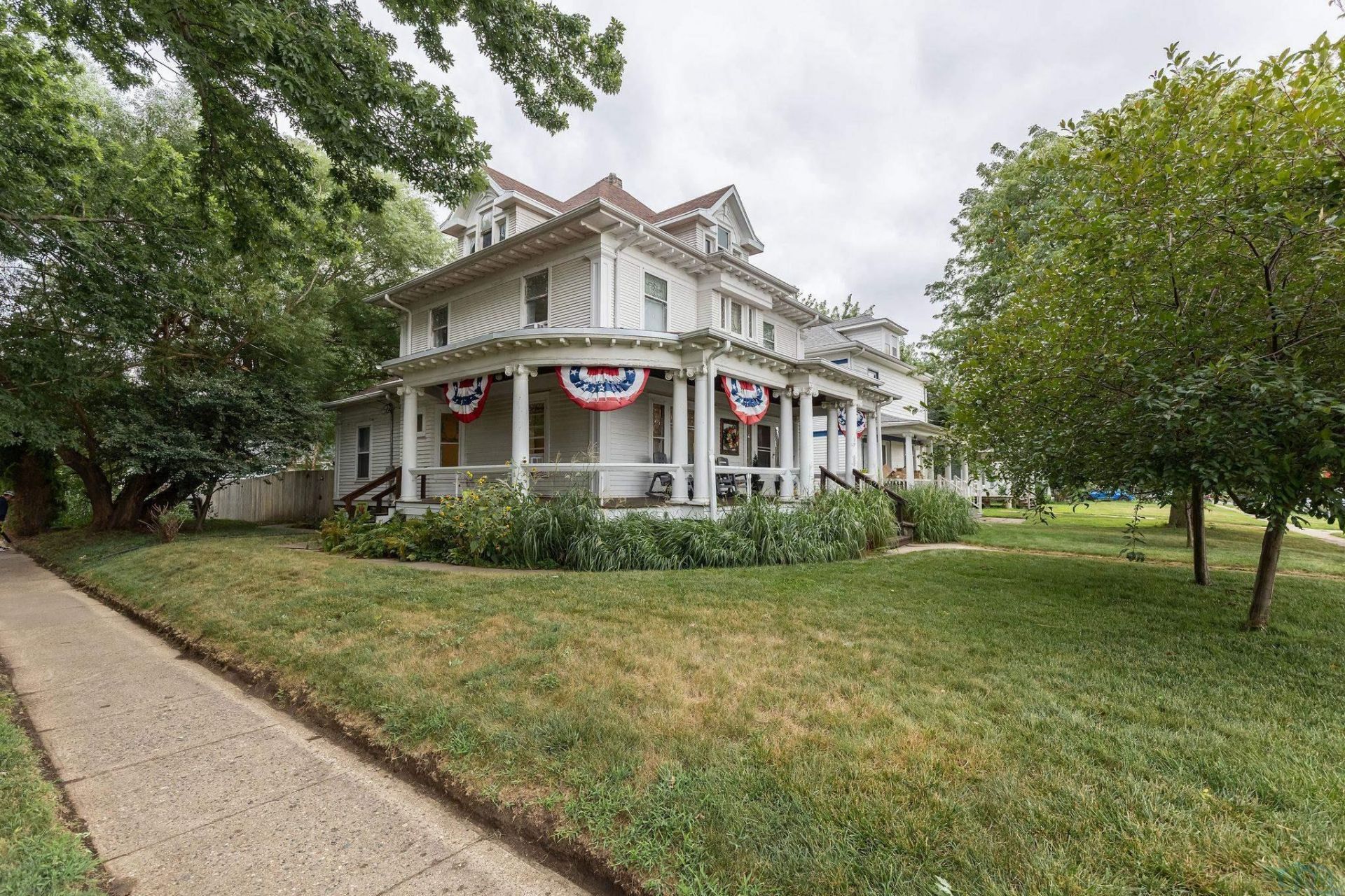 1402 S NEWTON ST Sioux City, IA 51106