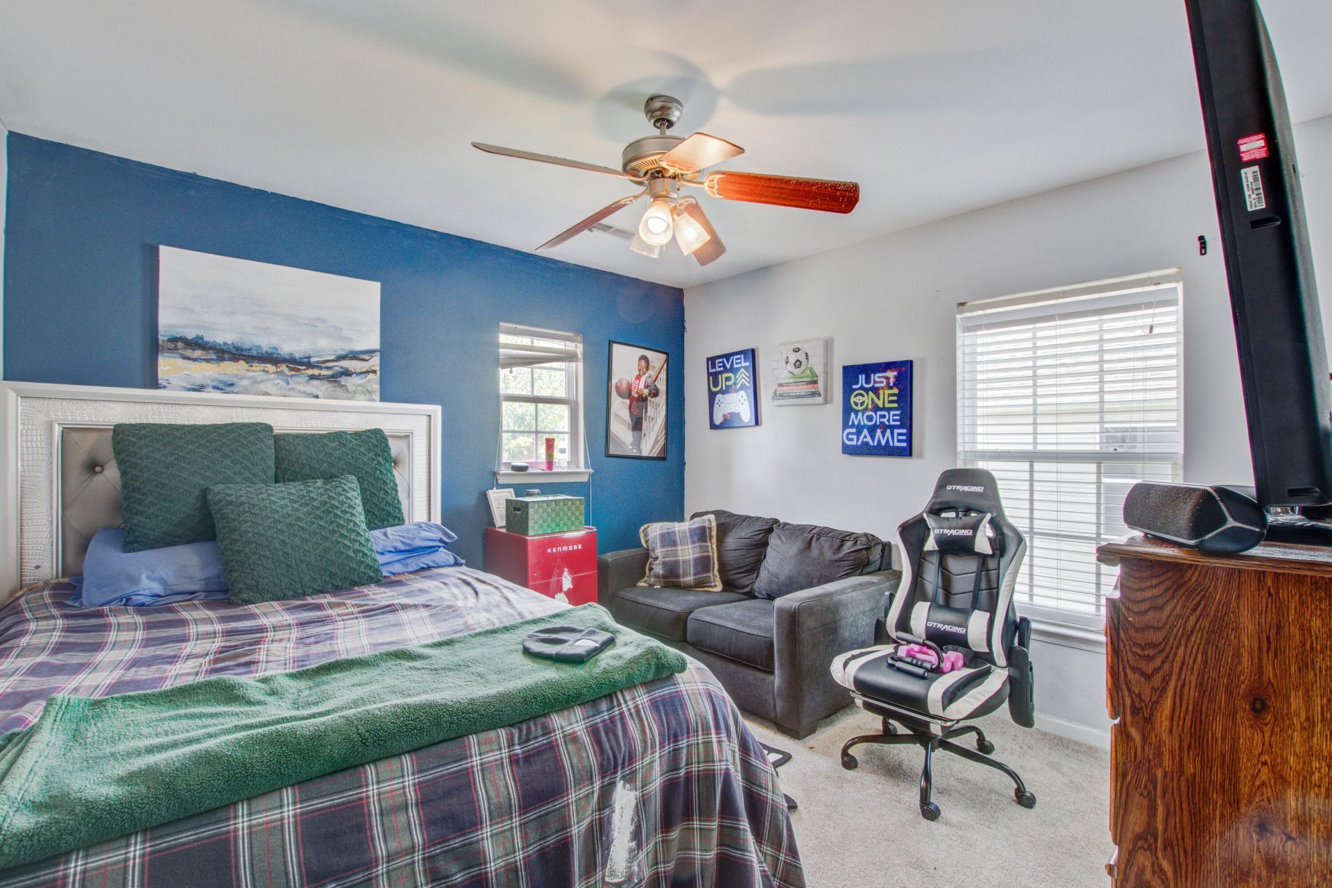 423 Glenmore Drive Photo 14
