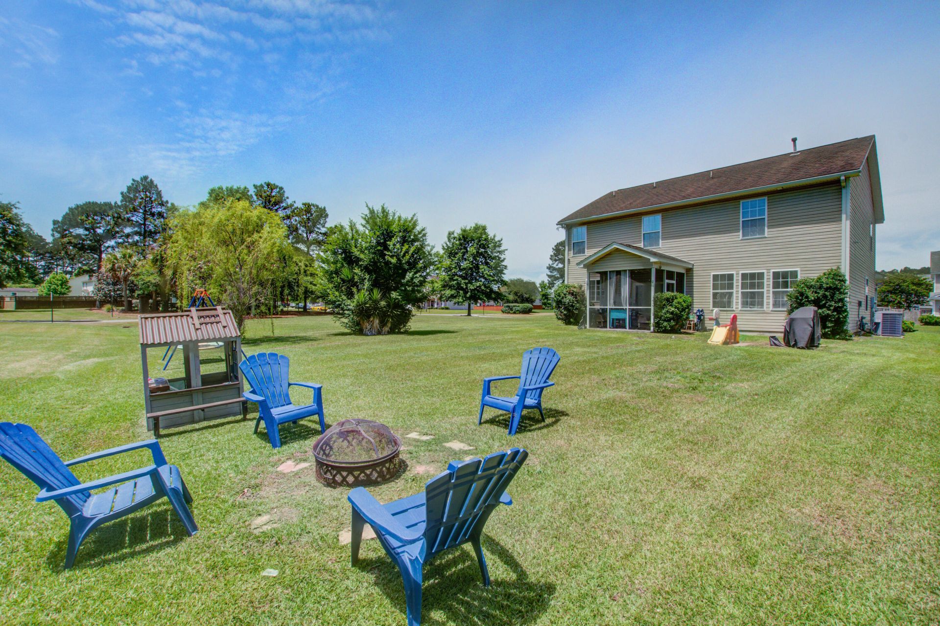 423 Glenmore Drive Photo 16