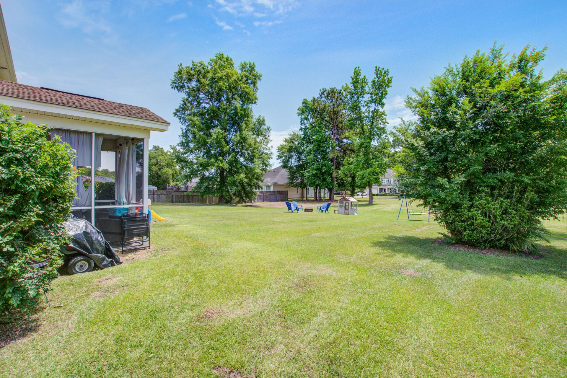 423 Glenmore Drive Photo 16