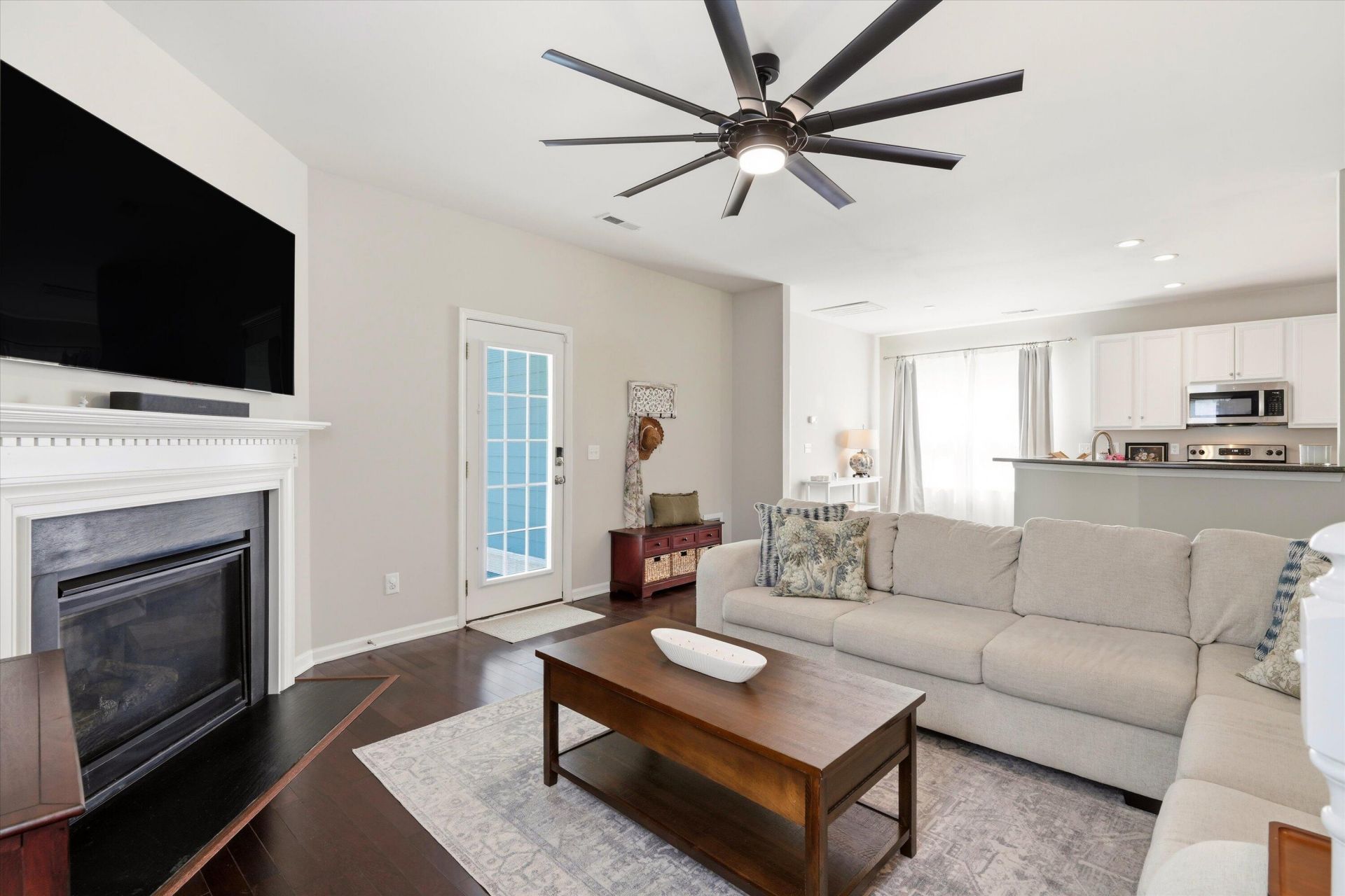 126 Red Leaf Boulevard Photo 10