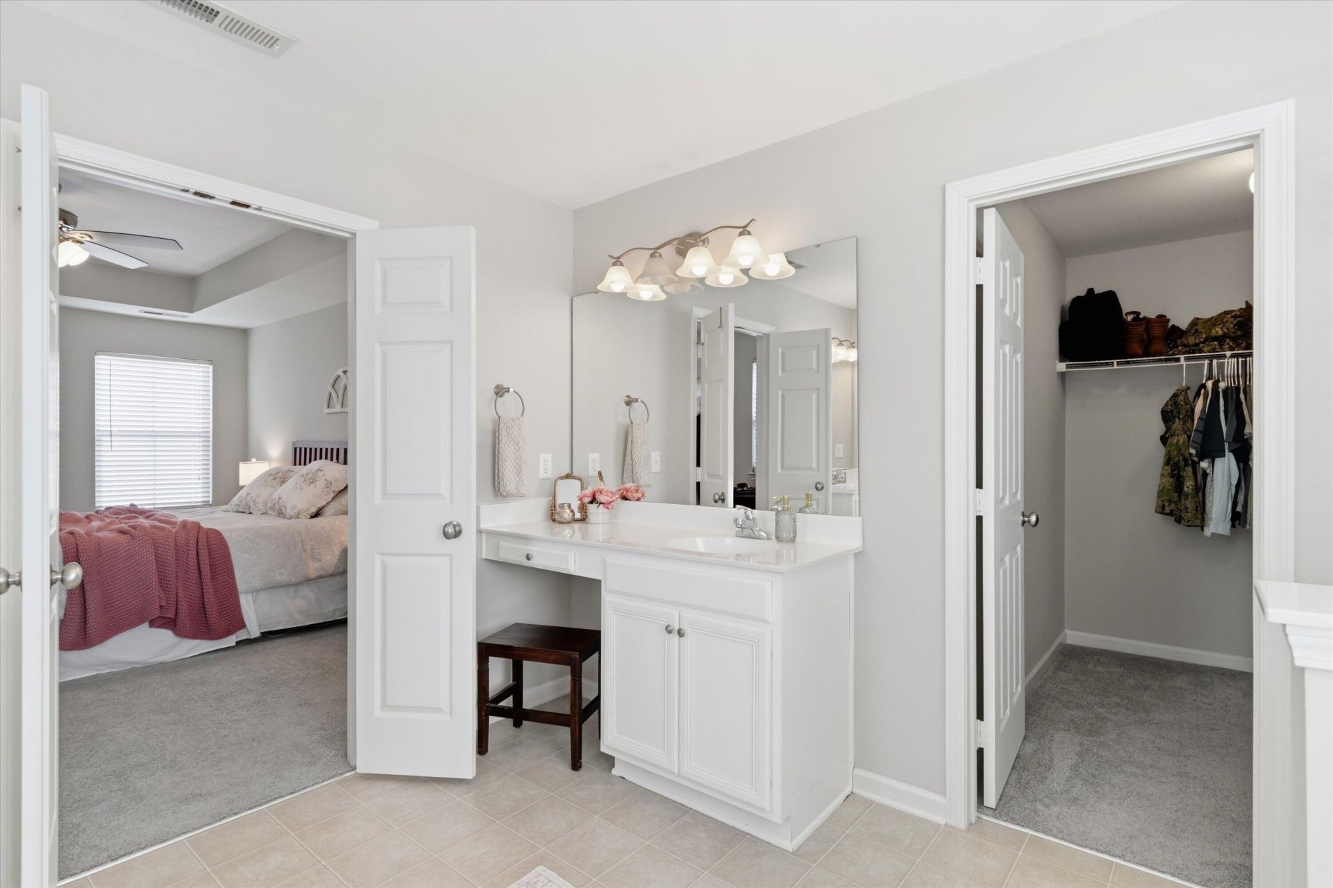 126 Red Leaf Boulevard Photo 17
