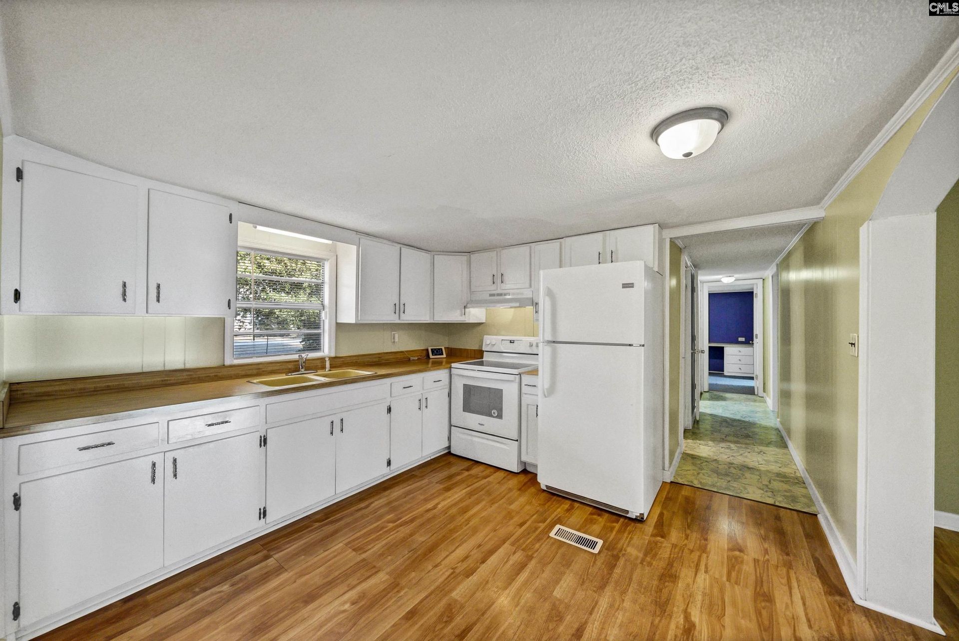 248 Henry Road  Photo 11