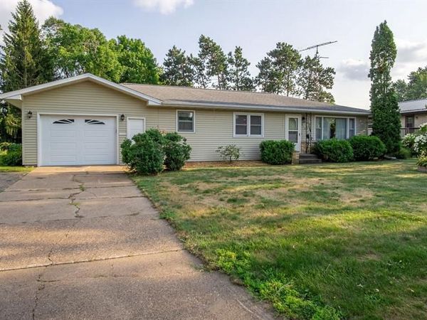 713 Dwight Street, Chippewa Falls, WI 54729