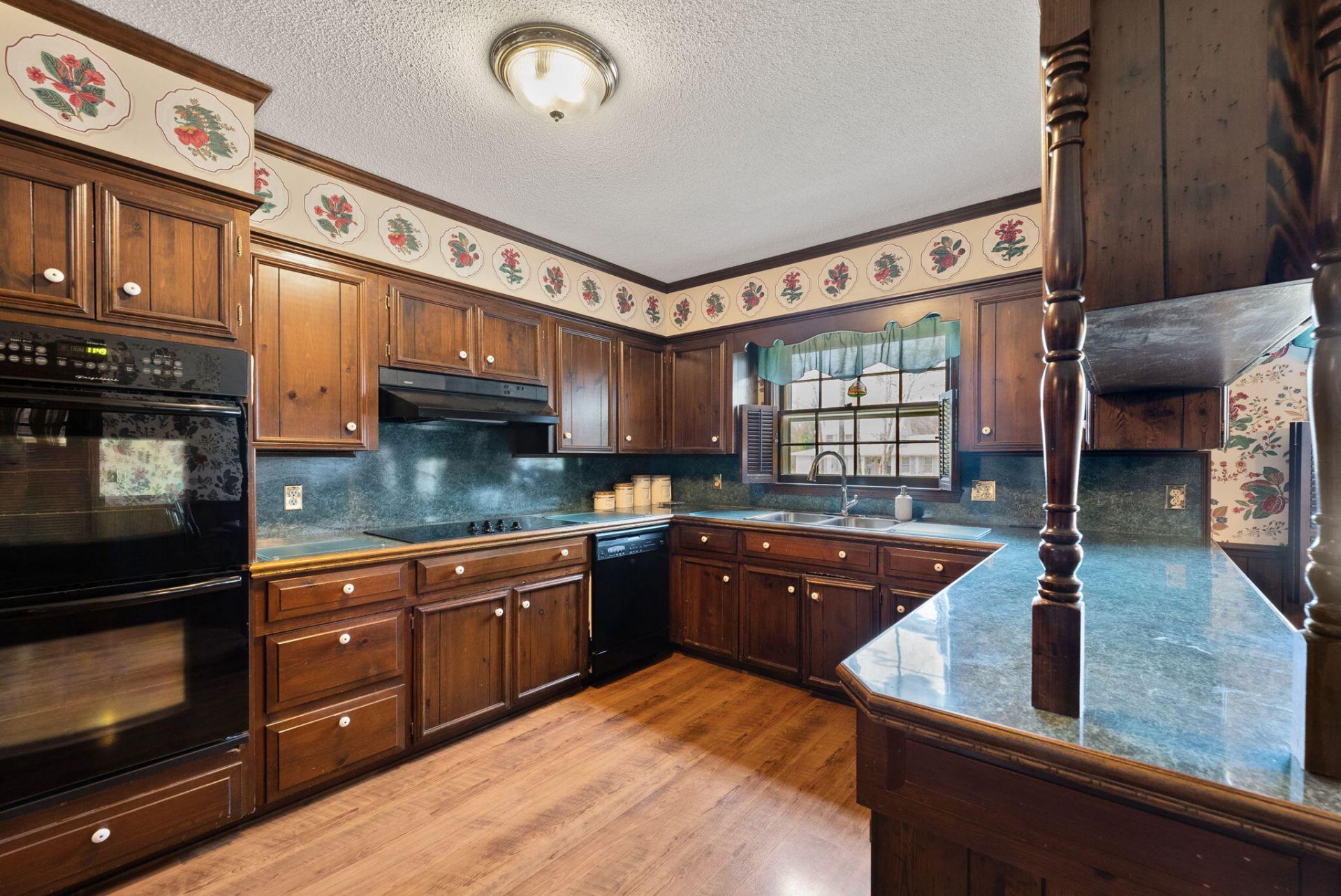 506 Witherspoon Street Photo 11