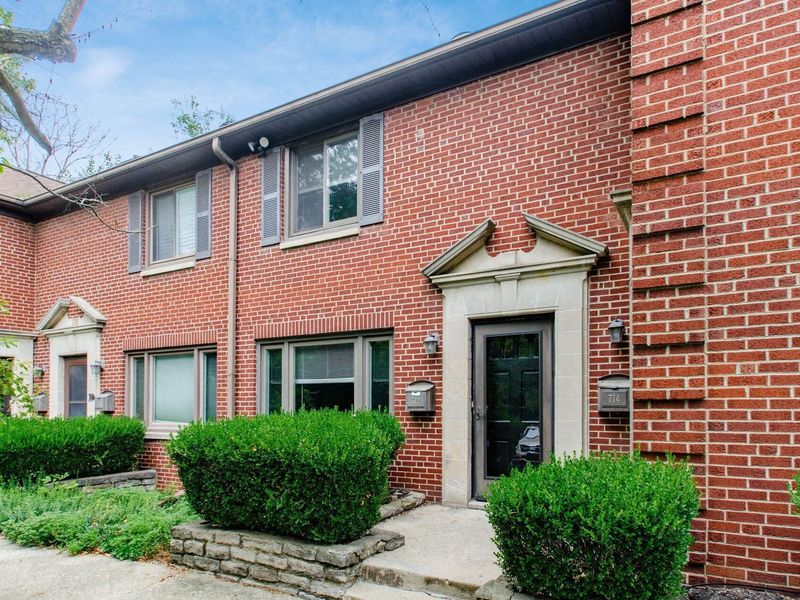 712 Overbrook Drive, Unit 1C, Columbus, OH 43214 Photo 2