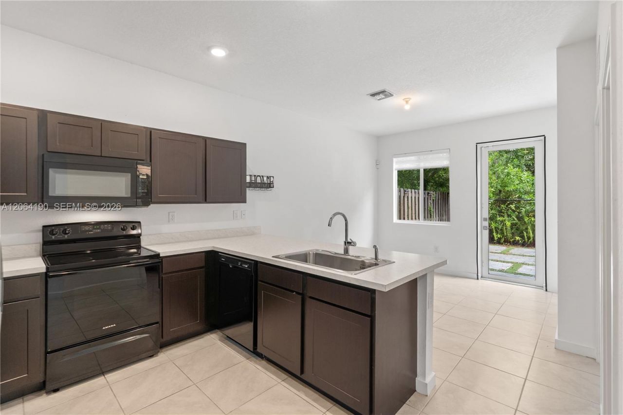 1385 NW 208th Ter, Unit 1385, Miami Gardens, FL 33169 Photo