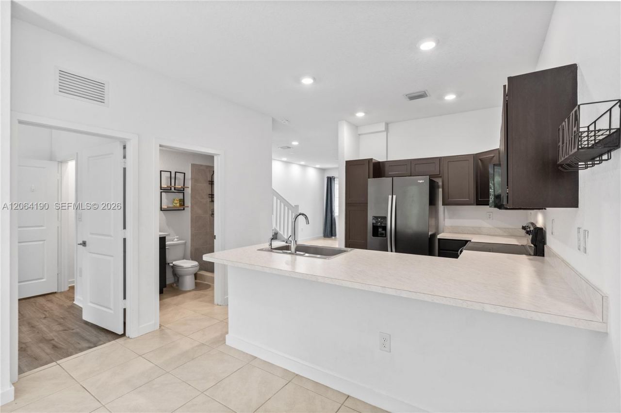 1385 NW 208th Ter, Unit 1385, Miami Gardens, FL 33169 Photo