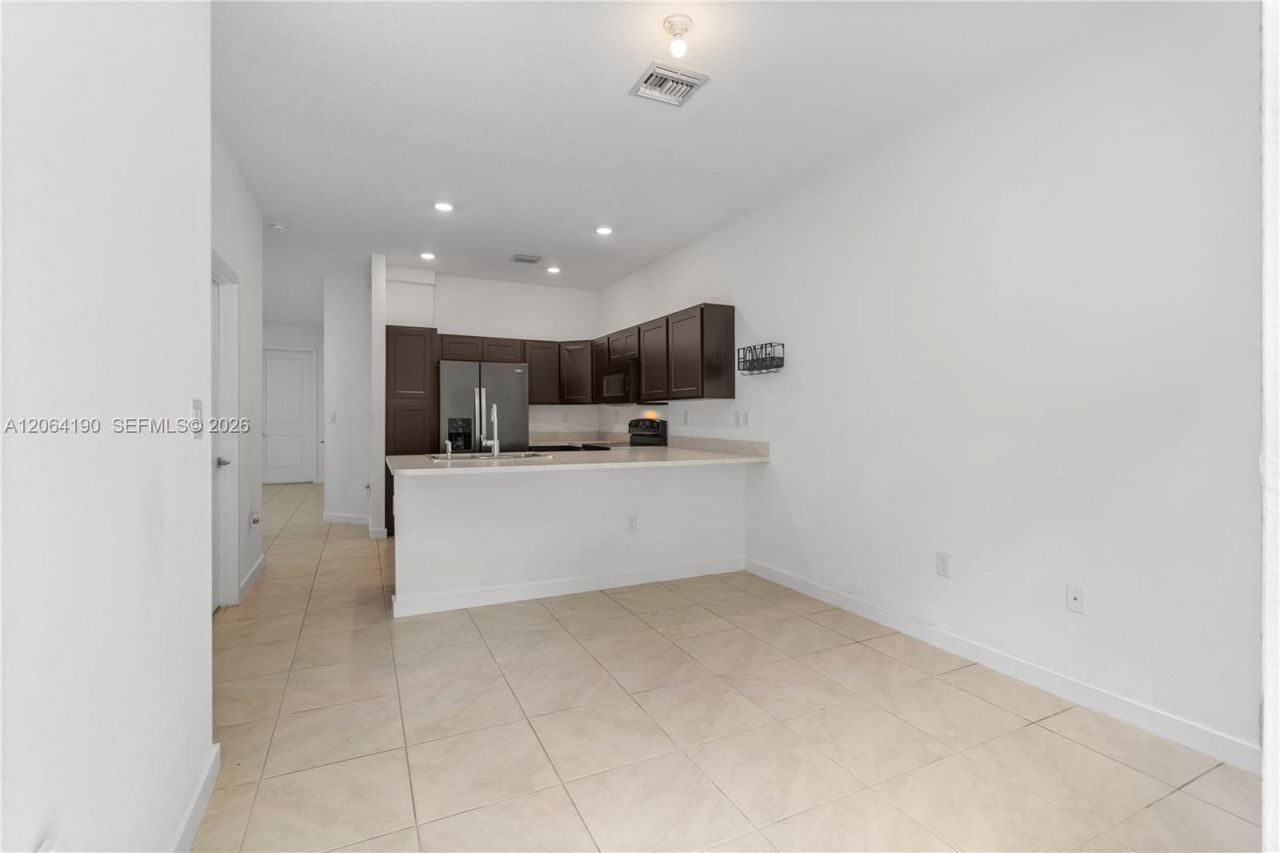 1385 NW 208th Ter, Unit 1385, Miami Gardens, FL 33169 Photo