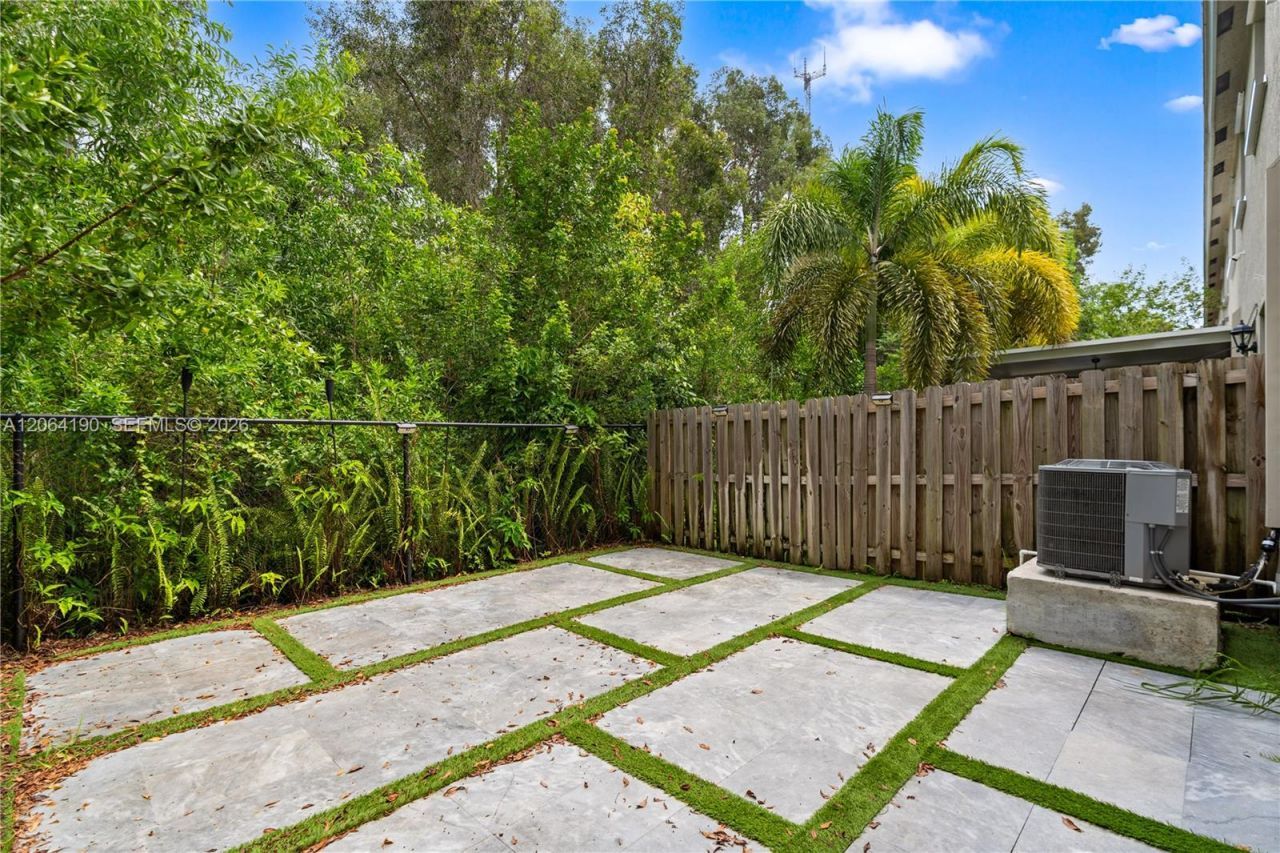 1385 NW 208th Ter, Unit 1385, Miami Gardens, FL 33169 Photo