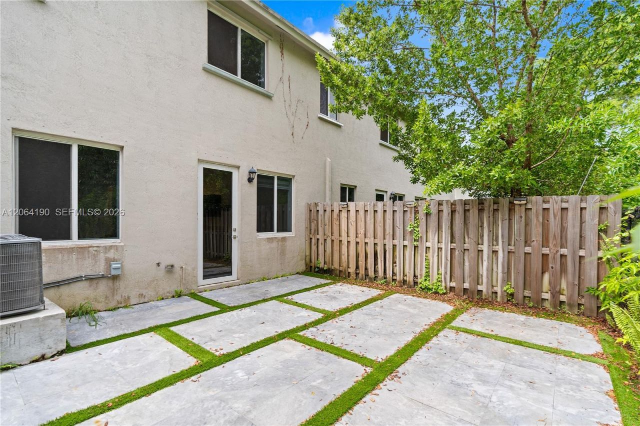 1385 NW 208th Ter, Unit 1385, Miami Gardens, FL 33169 Photo