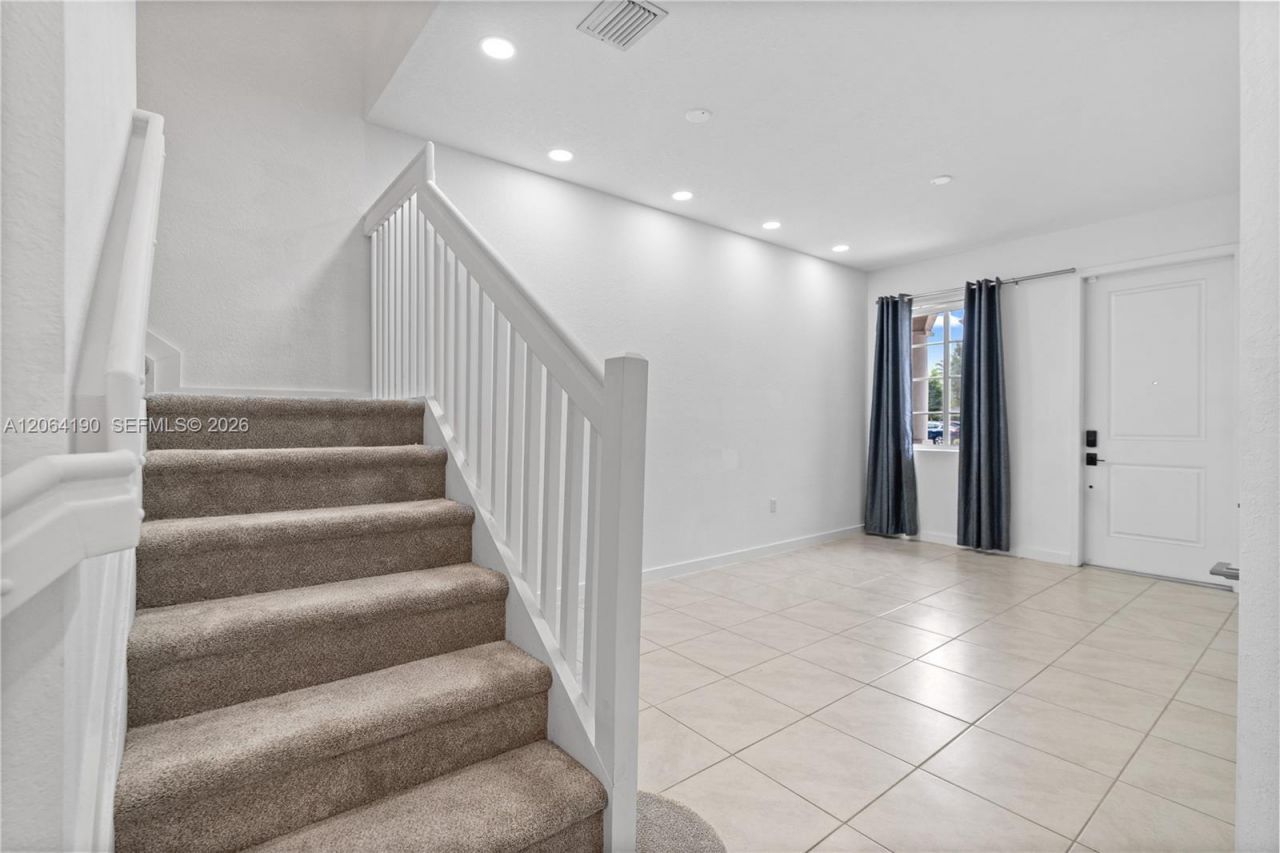 1385 NW 208th Ter, Unit 1385, Miami Gardens, FL 33169 Photo