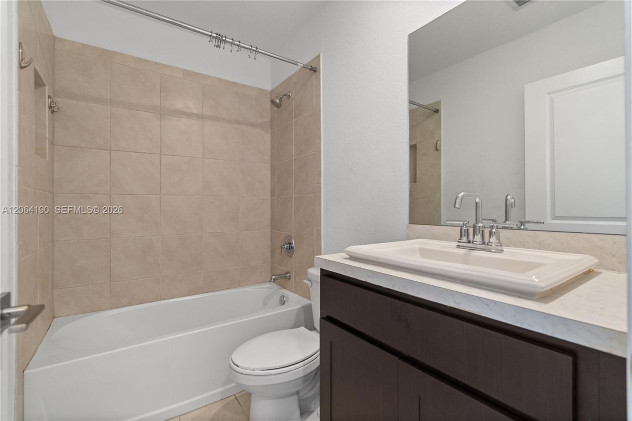 1385 NW 208th Ter, Unit 1385, Miami Gardens, FL 33169 Photo