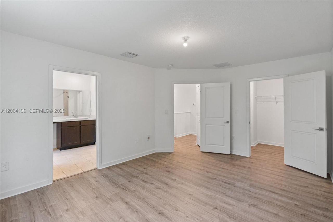 1385 NW 208th Ter, Unit 1385, Miami Gardens, FL 33169 Photo