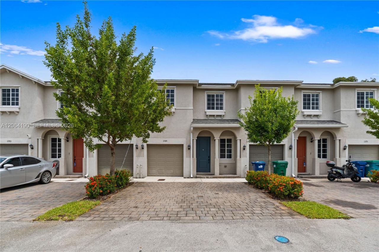 1385 NW 208th Ter, Unit 1385, Miami Gardens, FL 33169 Photo