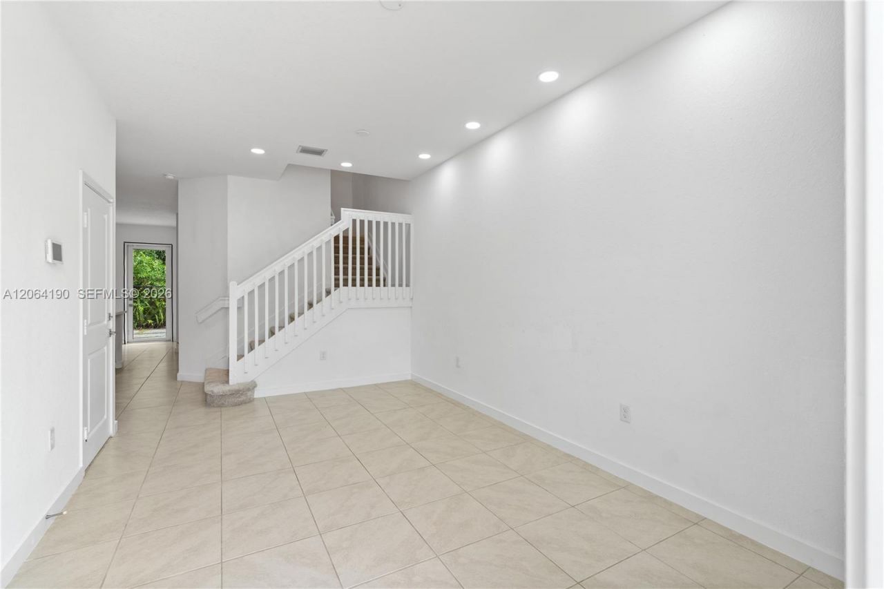 1385 NW 208th Ter, Unit 1385, Miami Gardens, FL 33169 Photo