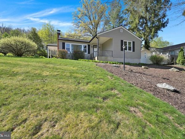 127 MAHANTONGO DRIVE , POTTSVILLE, PA 17901