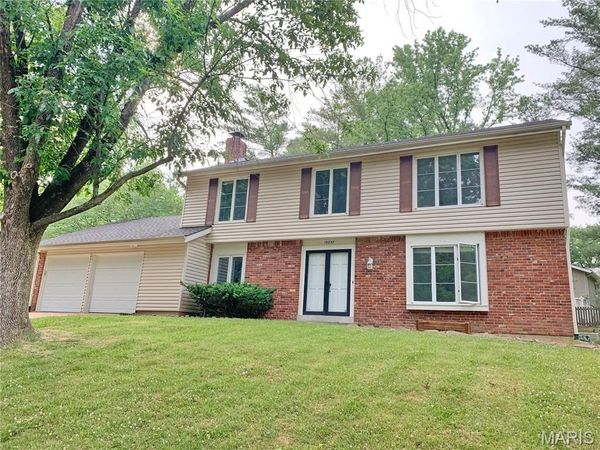 15237 Kempwood Drive , Chesterfield, MO 63017