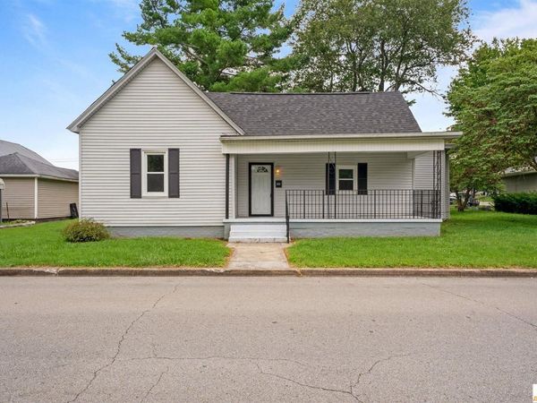 111 Comer Avenue , Horse Cave, KY 42749