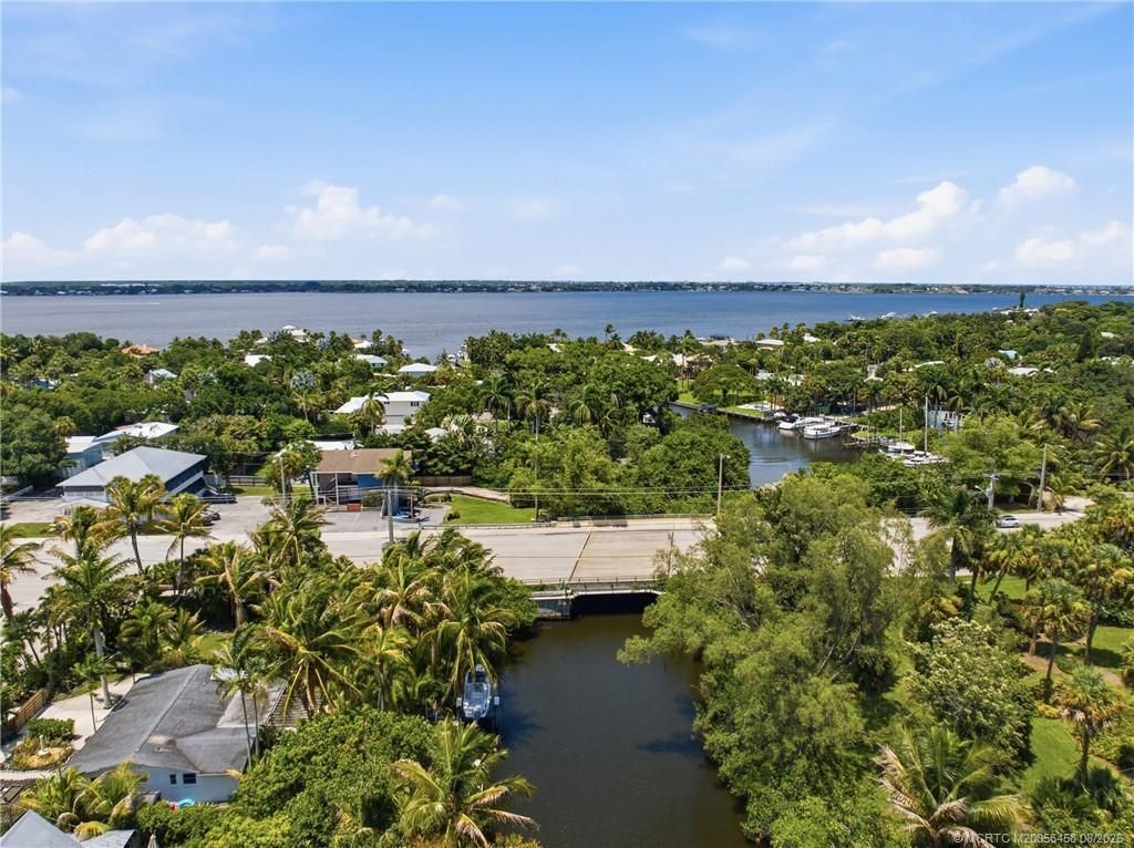 411 SE Krueger Parkway, Stuart, FL 34996 Photo