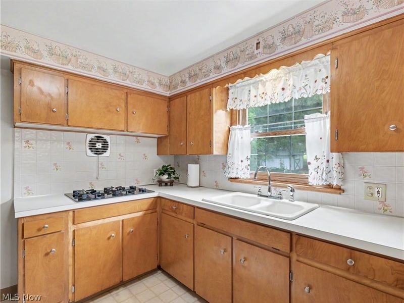 186 E Woodsdale Avenue , Akron, OH 44301 Photo 11