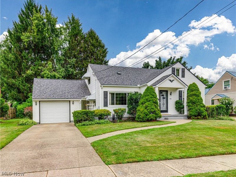 186 E Woodsdale Avenue, Akron, OH 44301 Photo 2