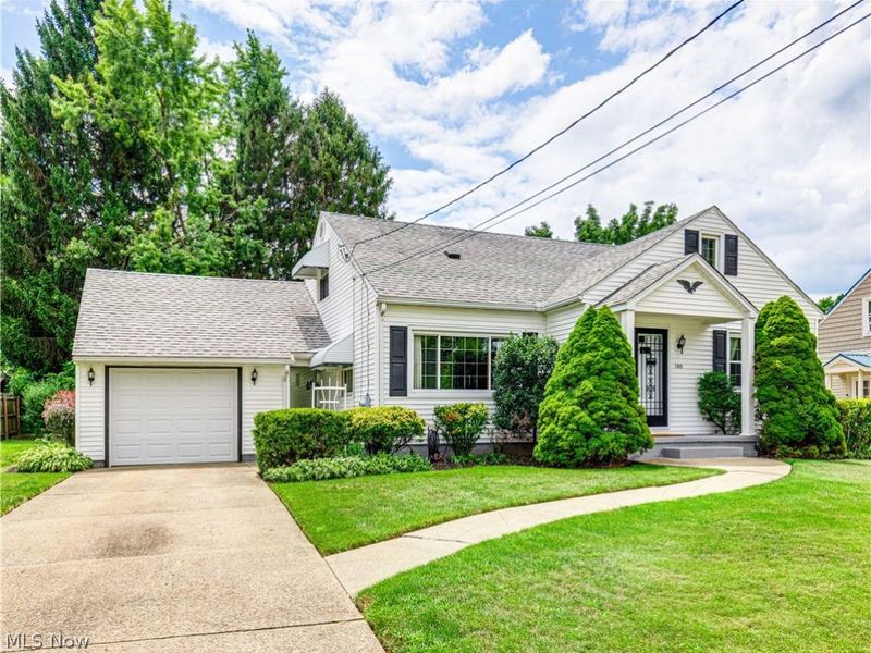 186 E Woodsdale Avenue , Akron, OH 44301 Photo 2