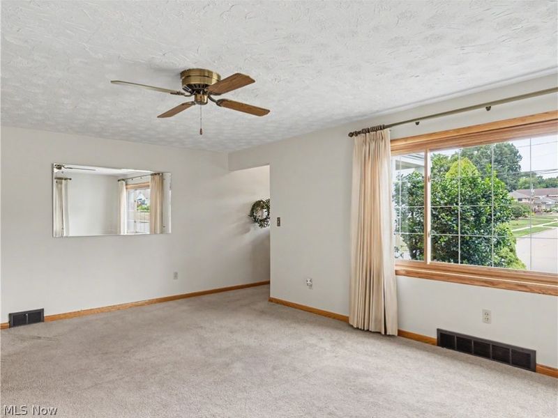 186 E Woodsdale Avenue, Akron, OH 44301 Photo 5