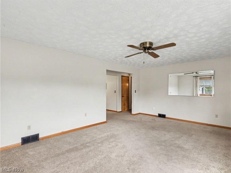 186 E Woodsdale Avenue , Akron, OH 44301 Photo 8