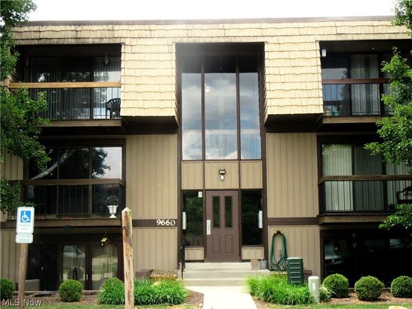 9660 Cove Drive , Unit F19, North Royalton, OH 44133
