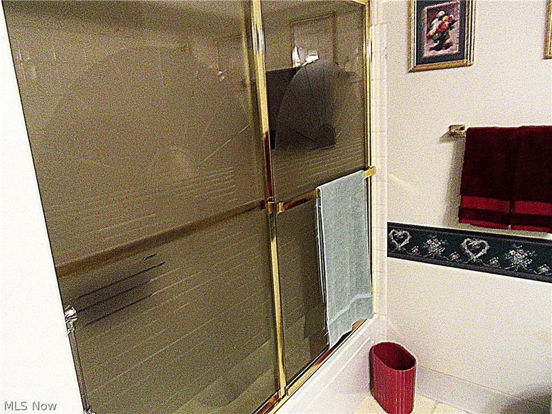 9660 Cove Drive , Unit F19, North Royalton, OH 44133 Photo 16