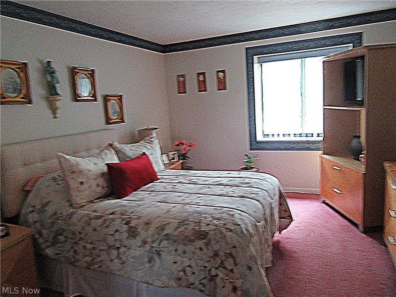9660 Cove Drive , Unit F19, North Royalton, OH 44133 Photo 17