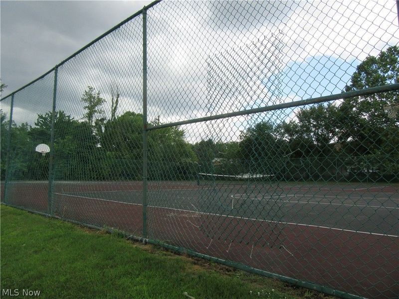 9660 Cove Drive , Unit F19, North Royalton, OH 44133 Photo 24