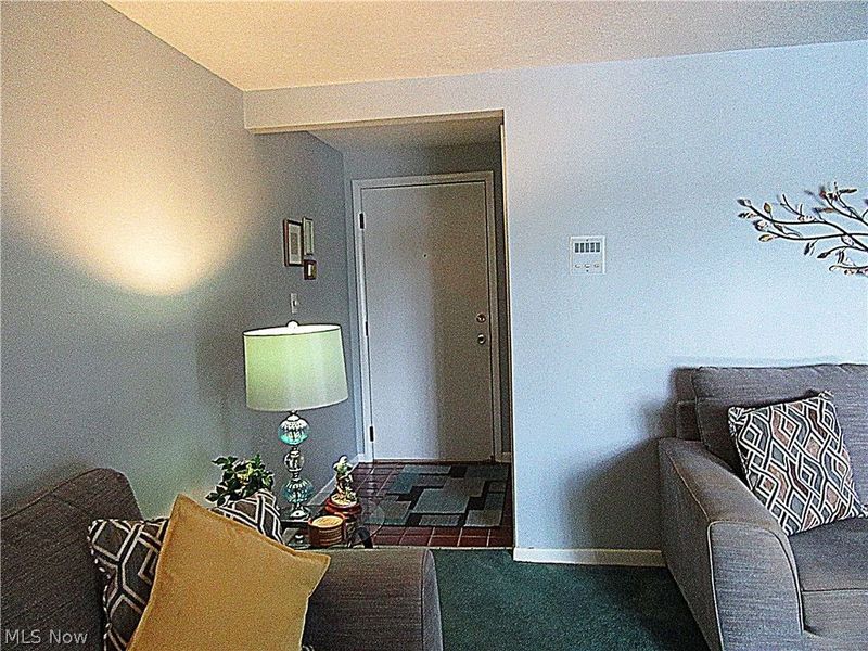 9660 Cove Drive , Unit F19, North Royalton, OH 44133 Photo 3