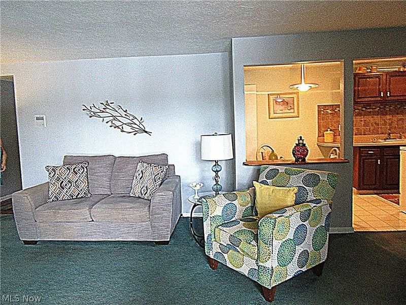 9660 Cove Drive , Unit F19, North Royalton, OH 44133 Photo 4