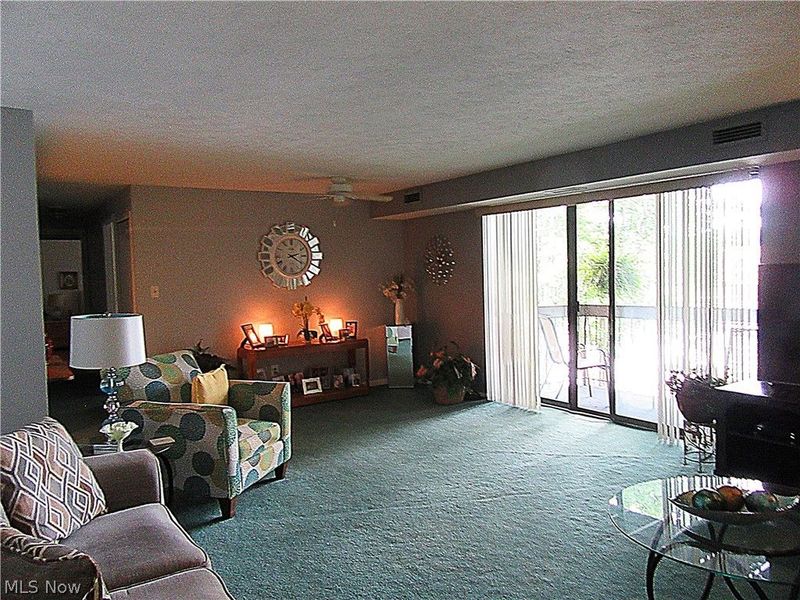 9660 Cove Drive , Unit F19, North Royalton, OH 44133 Photo 6