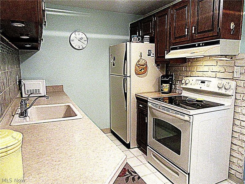 9660 Cove Drive , Unit F19, North Royalton, OH 44133 Photo 9