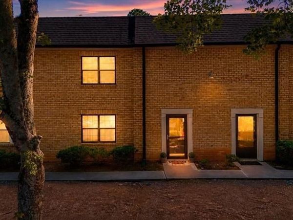 280 Winding River Road, Unit E, Sandy Springs, GA 30350