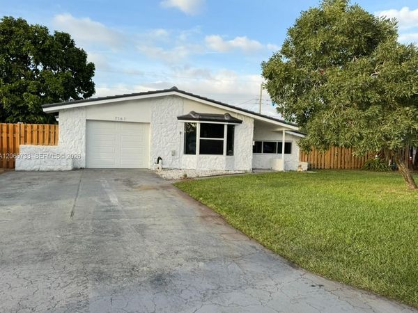 7161 SW 13th St , Pembroke Pines, FL 33023