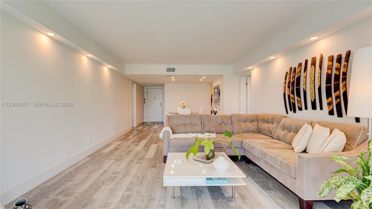 16325 Golf Club Rd , Unit 101, Weston, FL 33326 Photo