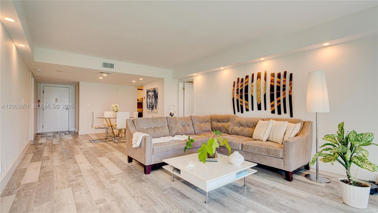 16325 Golf Club Rd , Unit 101, Weston, FL 33326 Photo