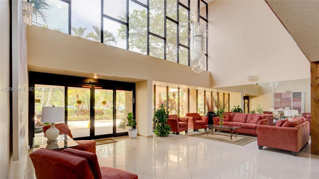 16325 Golf Club Rd , Unit 101, Weston, FL 33326 Photo