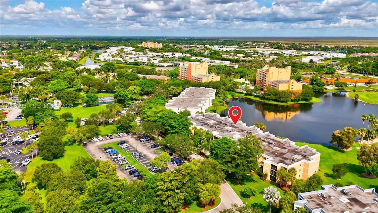 16325 Golf Club Rd , Unit 101, Weston, FL 33326 Photo