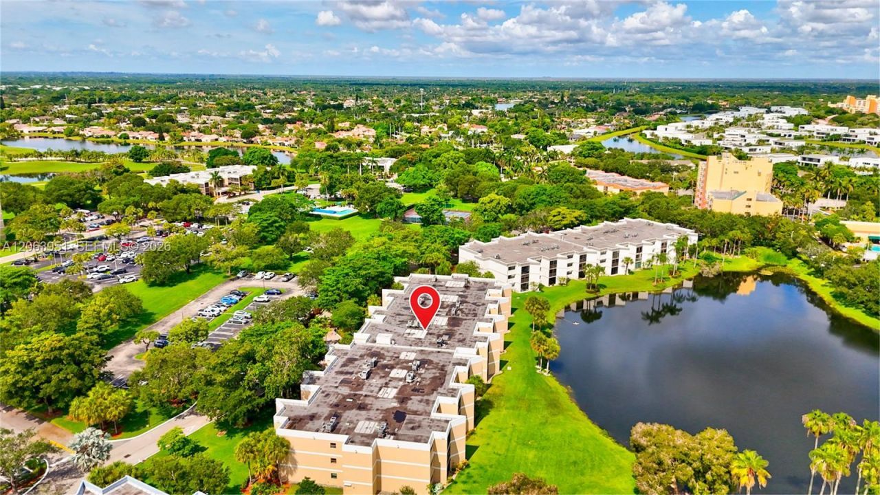 16325 Golf Club Rd , Unit 101, Weston, FL 33326 Photo