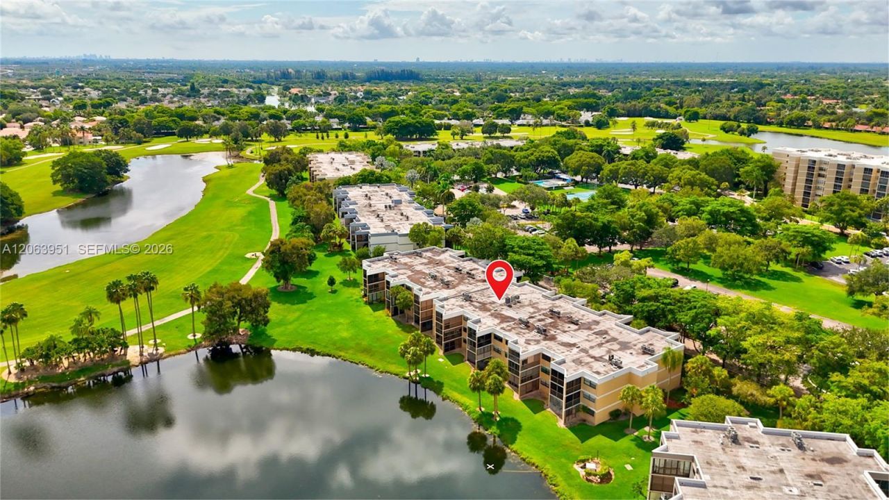 16325 Golf Club Rd , Unit 101, Weston, FL 33326 Photo